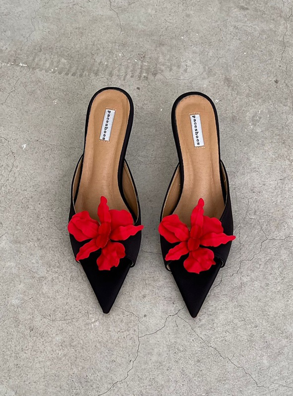 Frida - Red on Black