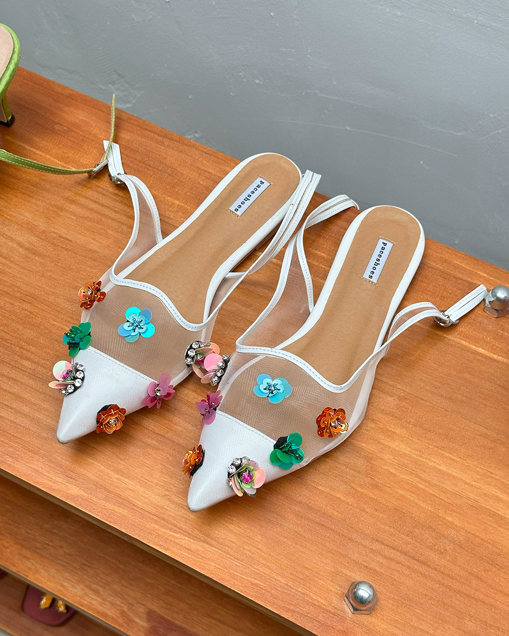 Ava - Colored Flowers