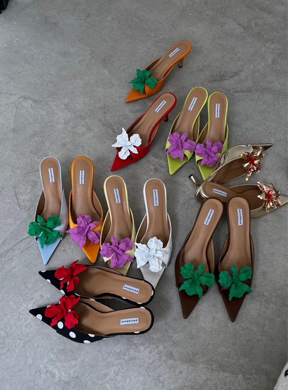 Frida - White on Red