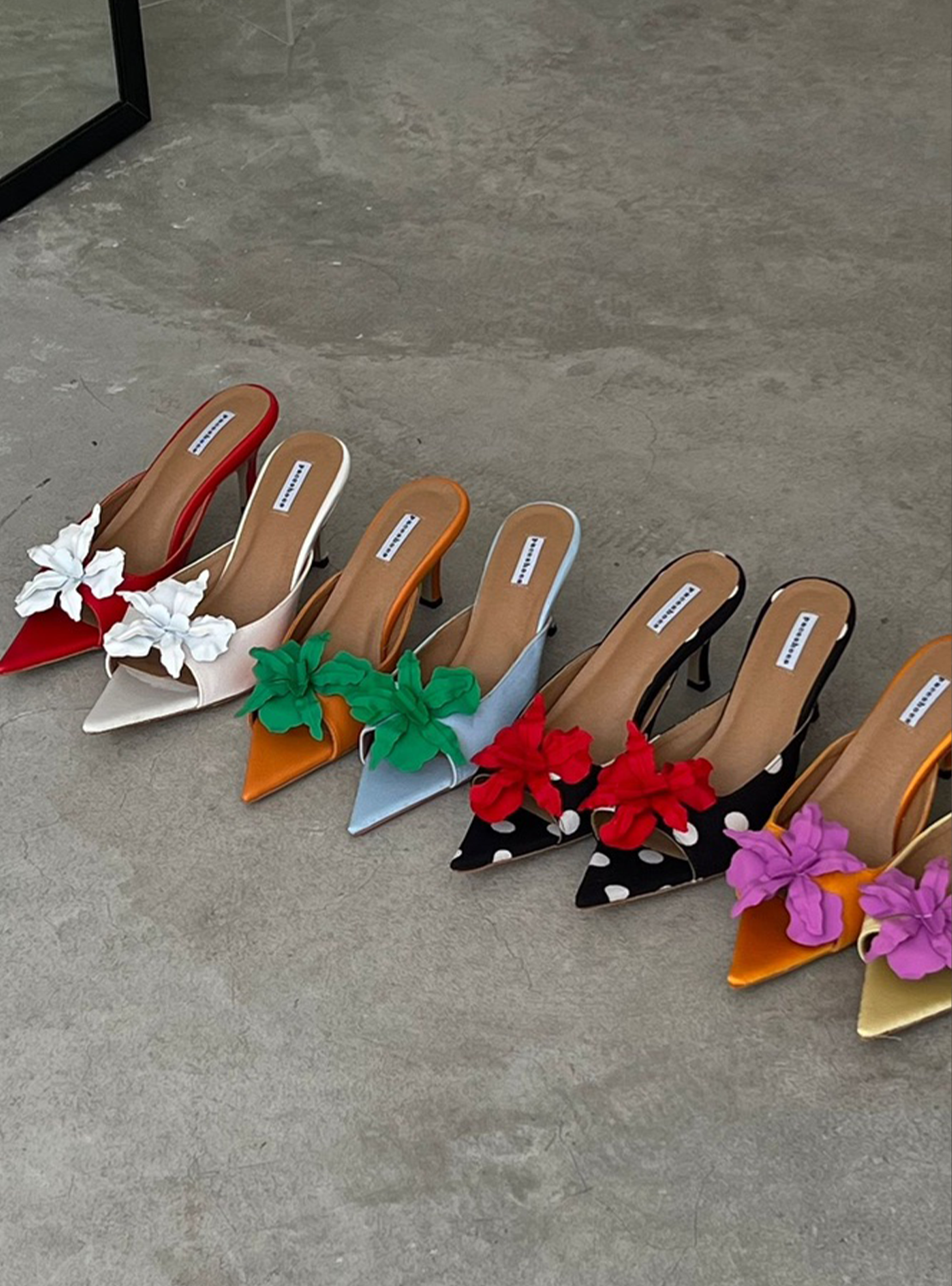 Frida - White on Red